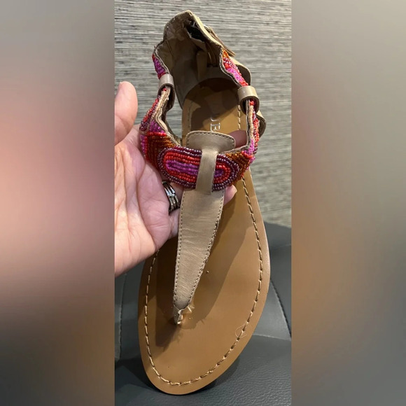 Guess thong strappy sandals with pink and red beading, size 7 1/2 - Picture 9 of 12